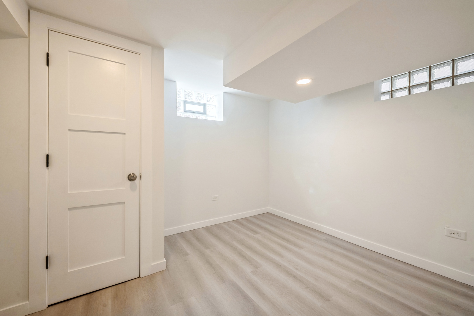 7657 West Rosedale Avenue Chicago, IL 60631 - Photo 12 of 17 Gallery Image 12