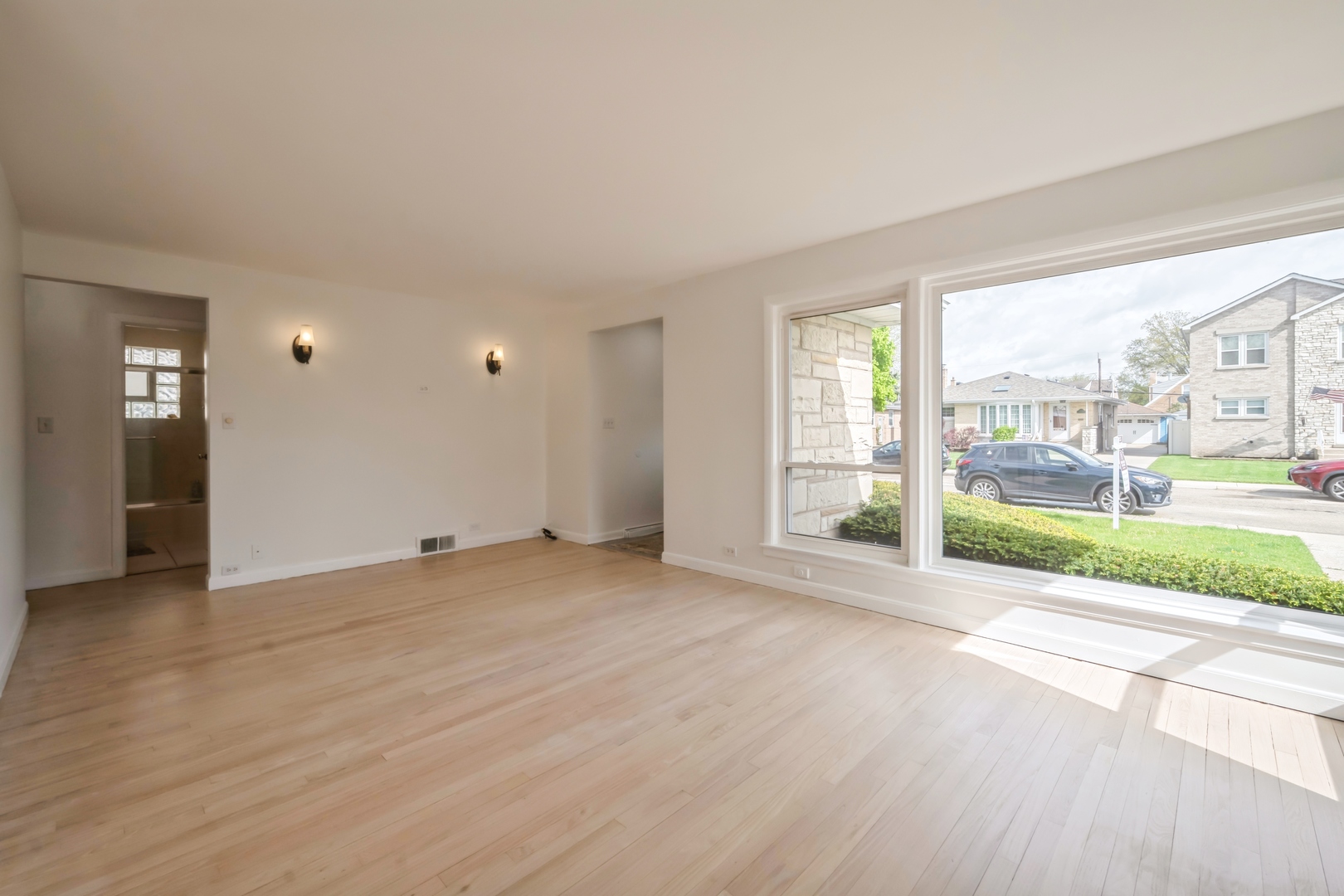 7657 West Rosedale Avenue Chicago, IL 60631 - Photo 2 of 17 Gallery Image 2