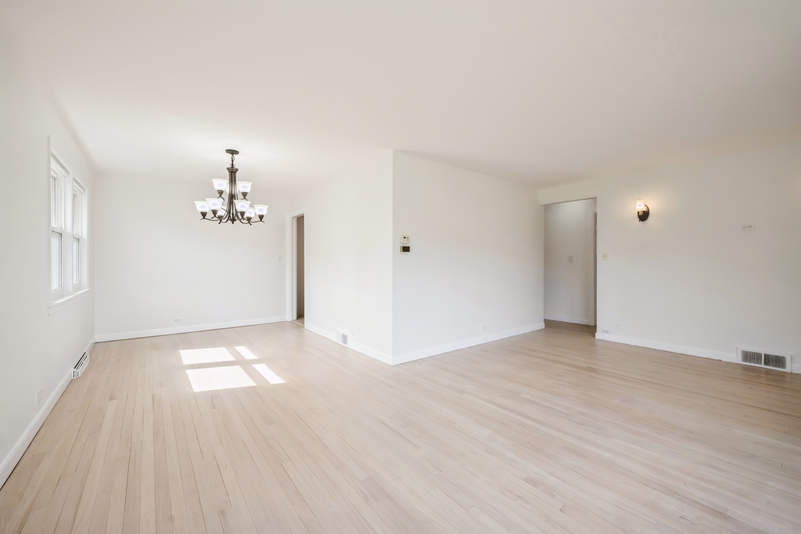 7657 West Rosedale Avenue Chicago, IL 60631 - Photo 3 of 17 Gallery Image 3