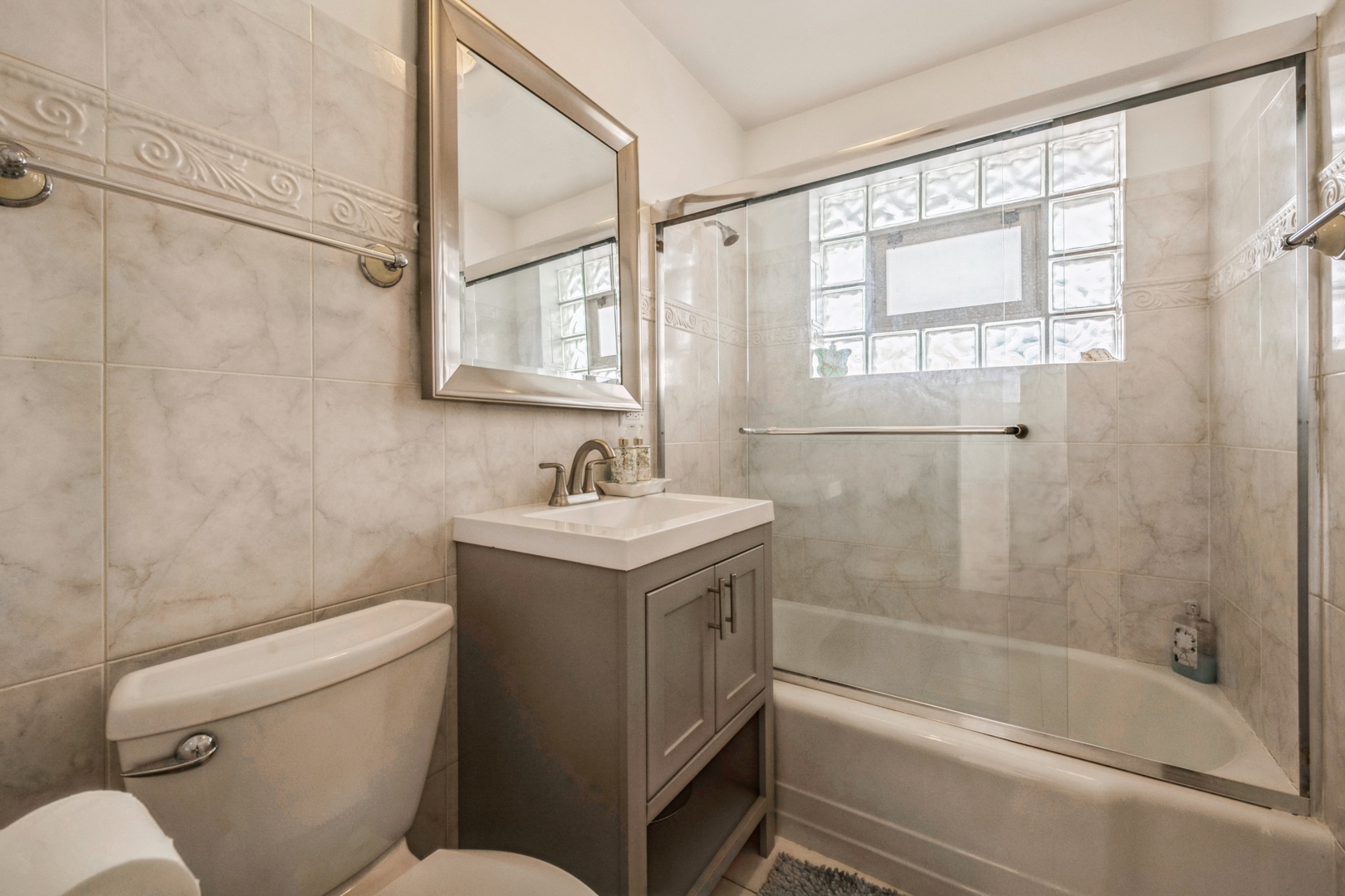 7657 West Rosedale Avenue Chicago, IL 60631 - Photo 7 of 17 Gallery Image 7