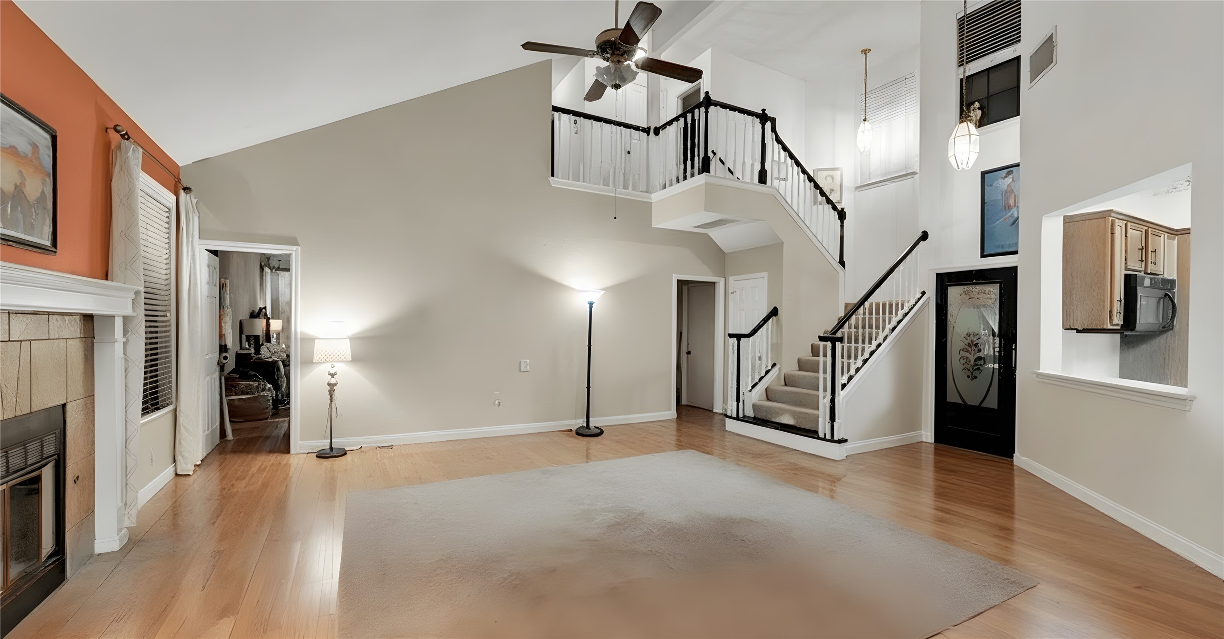 9111 Hazelhurst Drive Austin, TX 78729 - Photo 3 of 13 a view of an entryway with livingroom