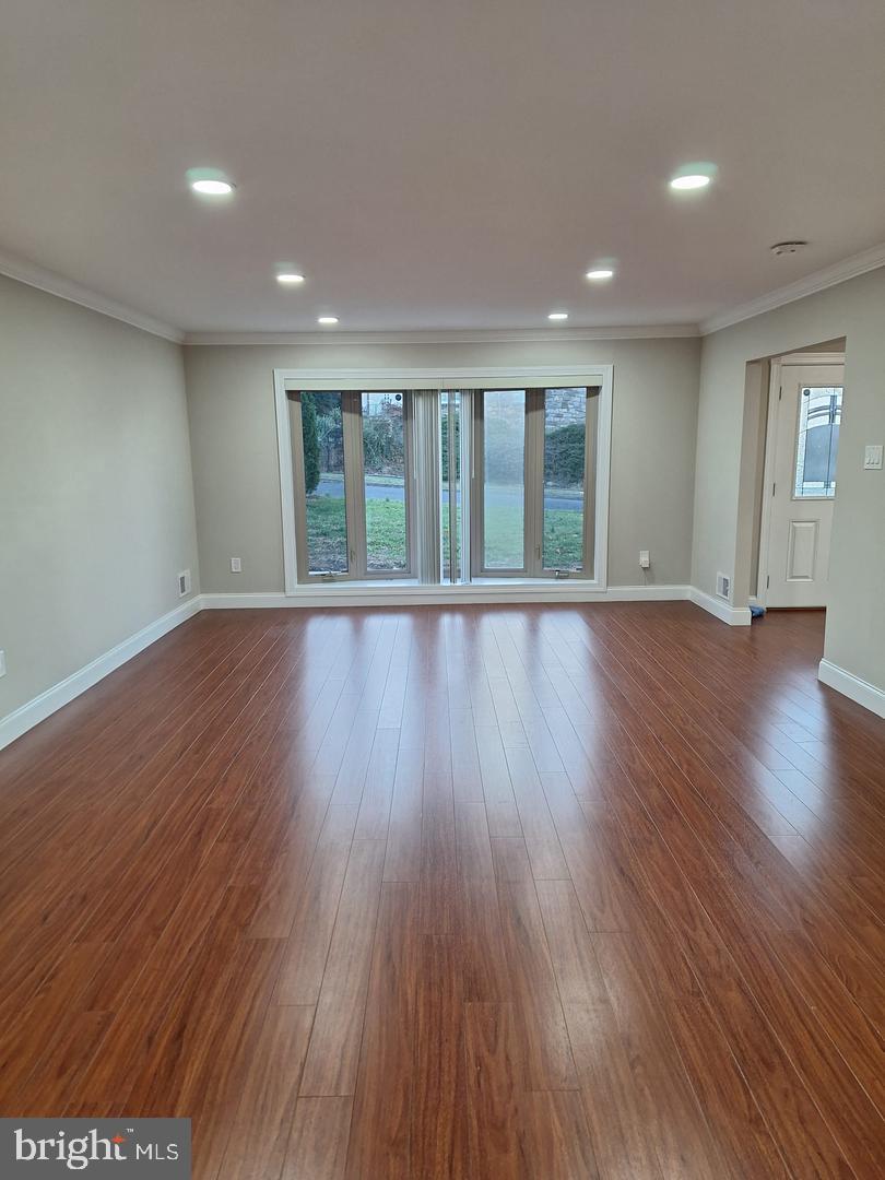 279 Betsy Road Huntingdon Valley, PA 19006 - Photo 5 of 47 Gallery Image 5