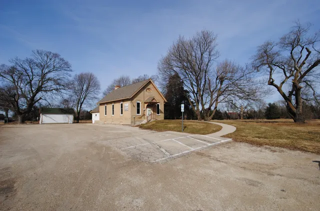 $150,000 | W4614 Potter Road, Lafayette, WI 53121