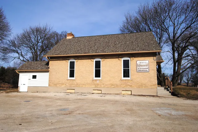 $150,000 | W4614 Potter Road, Lafayette, WI 53121