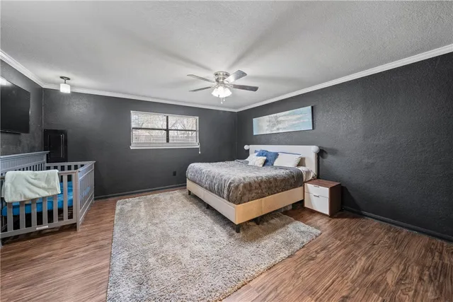 $480,000 | 216 Hillside Drive, Hewitt, TX 76643