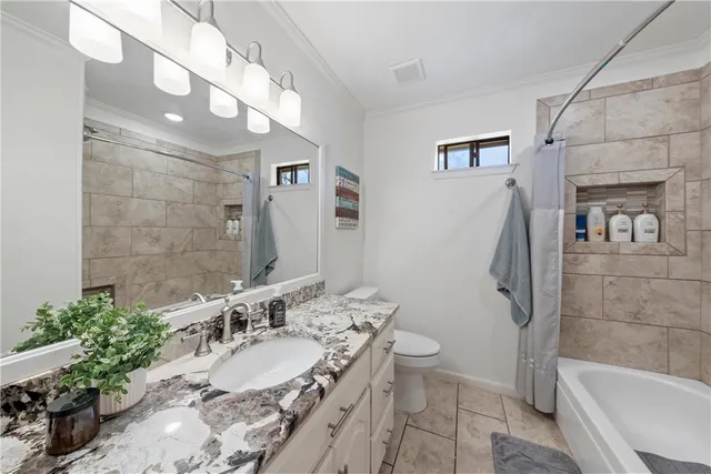 $480,000 | 216 Hillside Drive, Hewitt, TX 76643