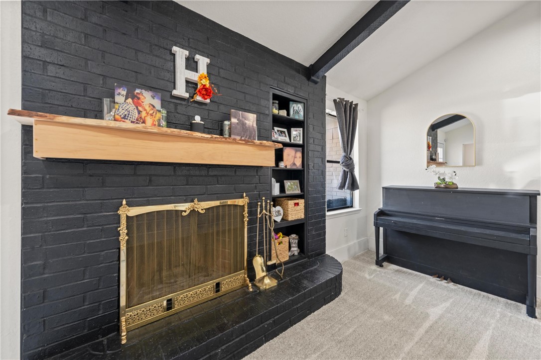 216 Hillside Drive Hewitt, TX 76643 - Photo 4 of 31