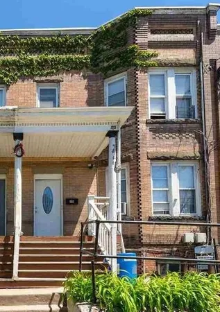$1,800 | 35 West 47th Street, Unit 2, Bayonne, NJ 07002