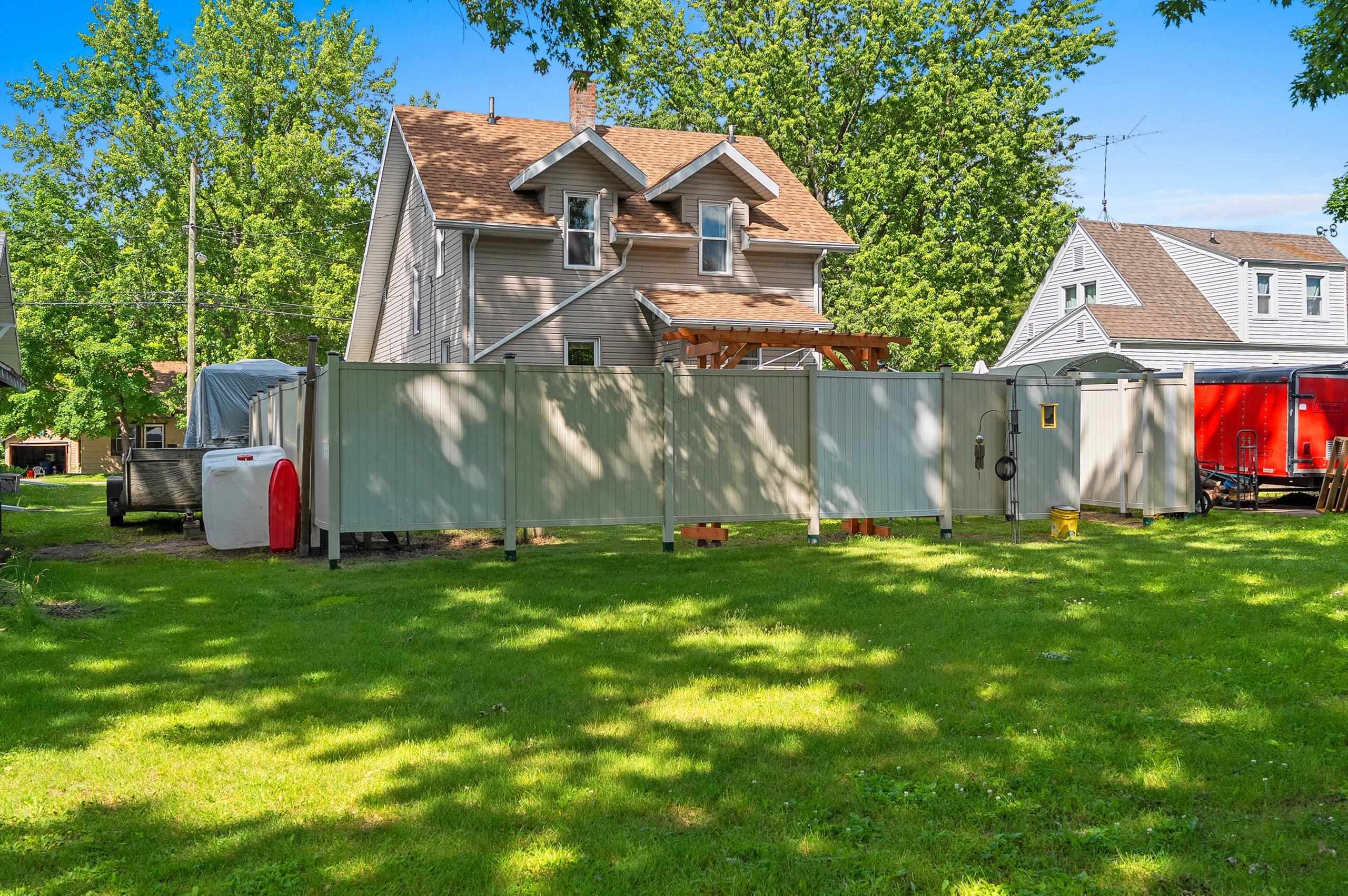 111 10th Street Clintonville, WI 54929 - Photo 10 of 34