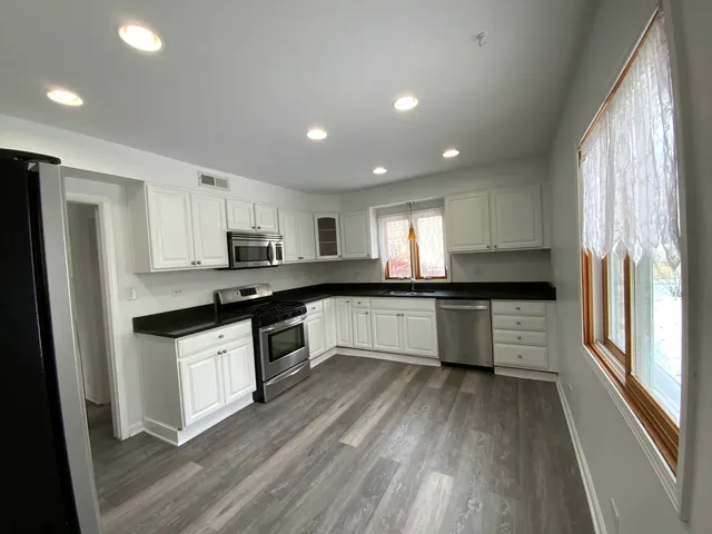 $429,900 | 160 Ingleside Avenue, Aurora, IL 60506