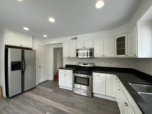 $429,900 | 160 Ingleside Avenue, Aurora, IL 60506