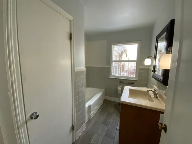 $429,900 | 160 Ingleside Avenue, Aurora, IL 60506