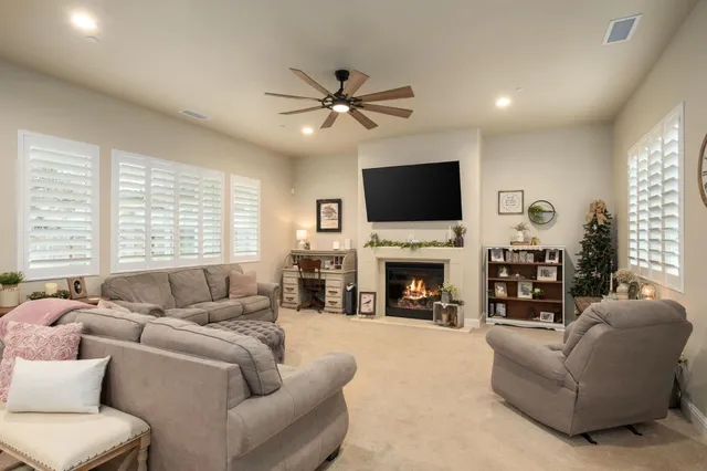 $900,000 | 2047 Menlo Avenue, Clovis, CA 93611