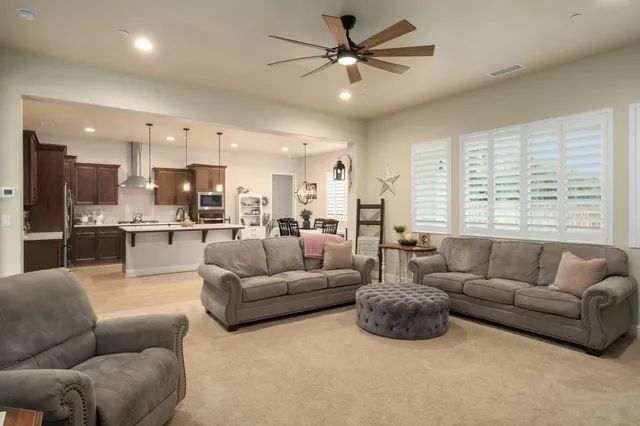 $900,000 | 2047 Menlo Avenue, Clovis, CA 93611