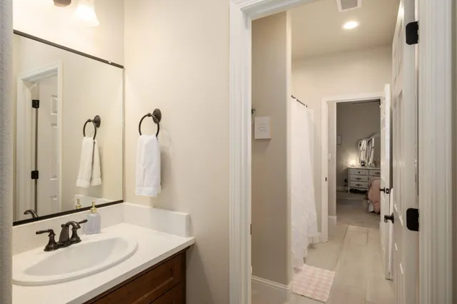 $900,000 | 2047 Menlo Avenue, Clovis, CA 93611