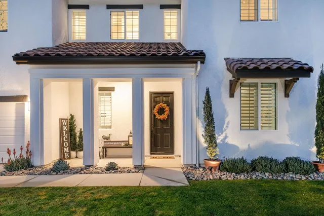 $900,000 | 2047 Menlo Avenue, Clovis, CA 93611