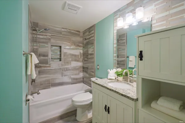 $239,900 | 1305 Berwick Lane, New Haven, IN 46774
