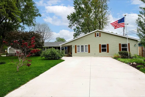 $239,900 | 1305 Berwick Lane, New Haven, IN 46774