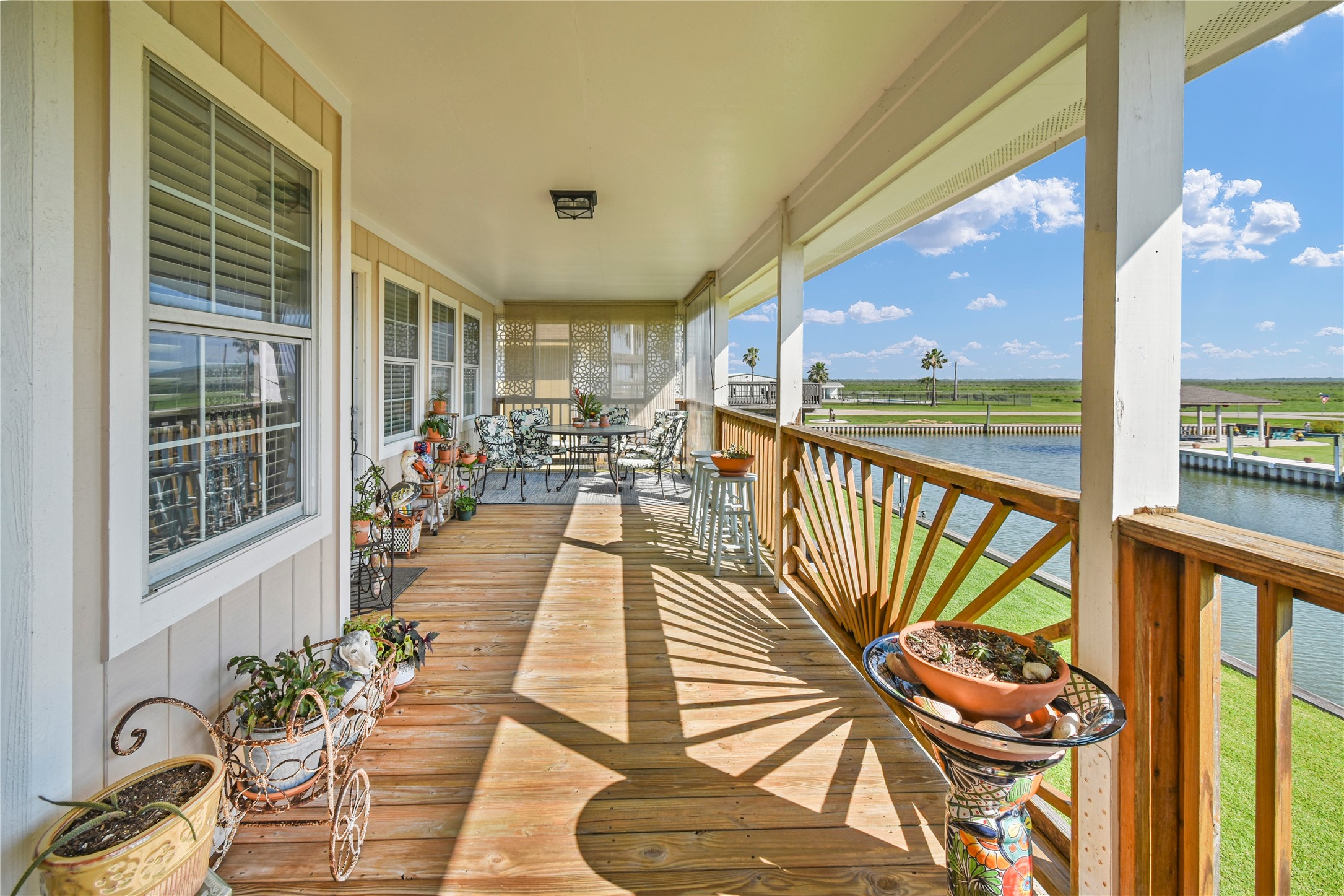 115 Driftwood Road Freeport, TX 77541 - Photo 5 of 21 a view of balcony with furniture