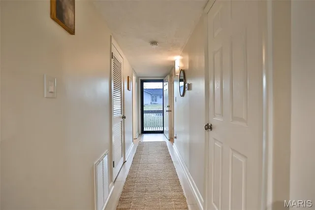 $194,900 | 568 Clover Drive, Edwardsville, IL 62025