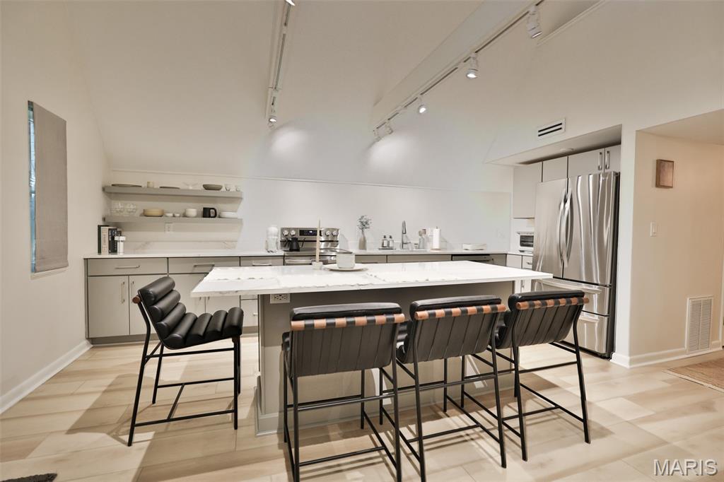 568 Clover Drive Edwardsville, IL 62025 - Photo 5 of 61