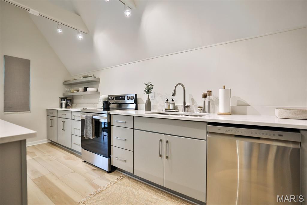 568 Clover Drive Edwardsville, IL 62025 - Photo 7 of 61