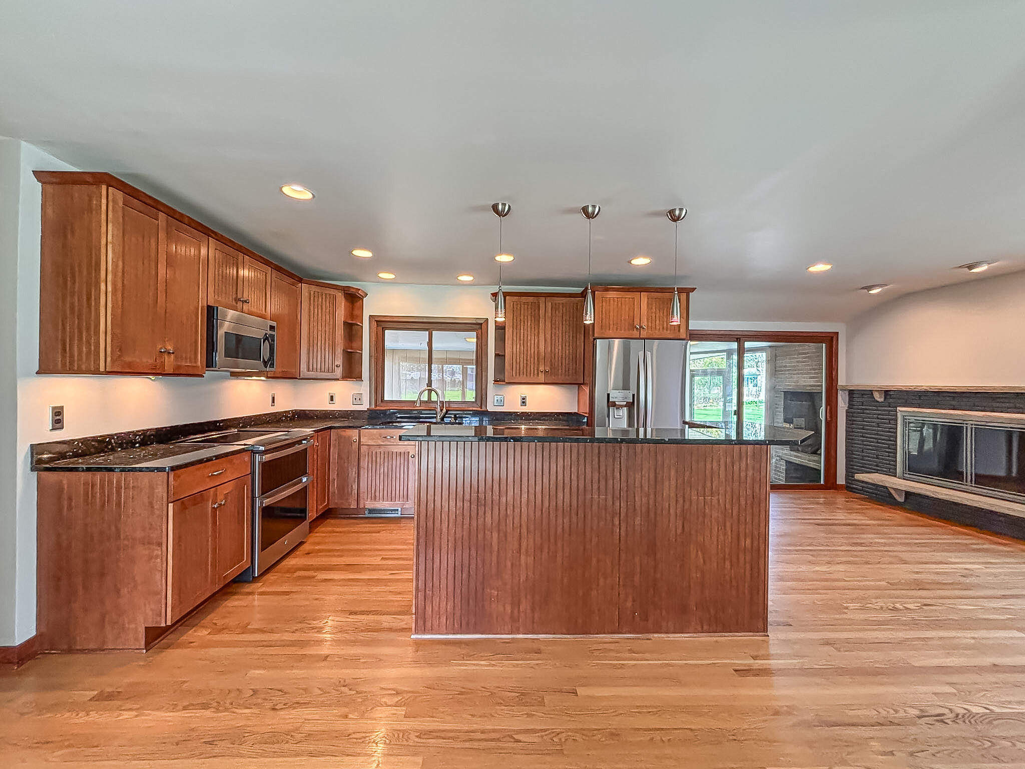 1185 Apache Trail Brookfield, WI 53005 - Photo 12 of 48 Kitchen