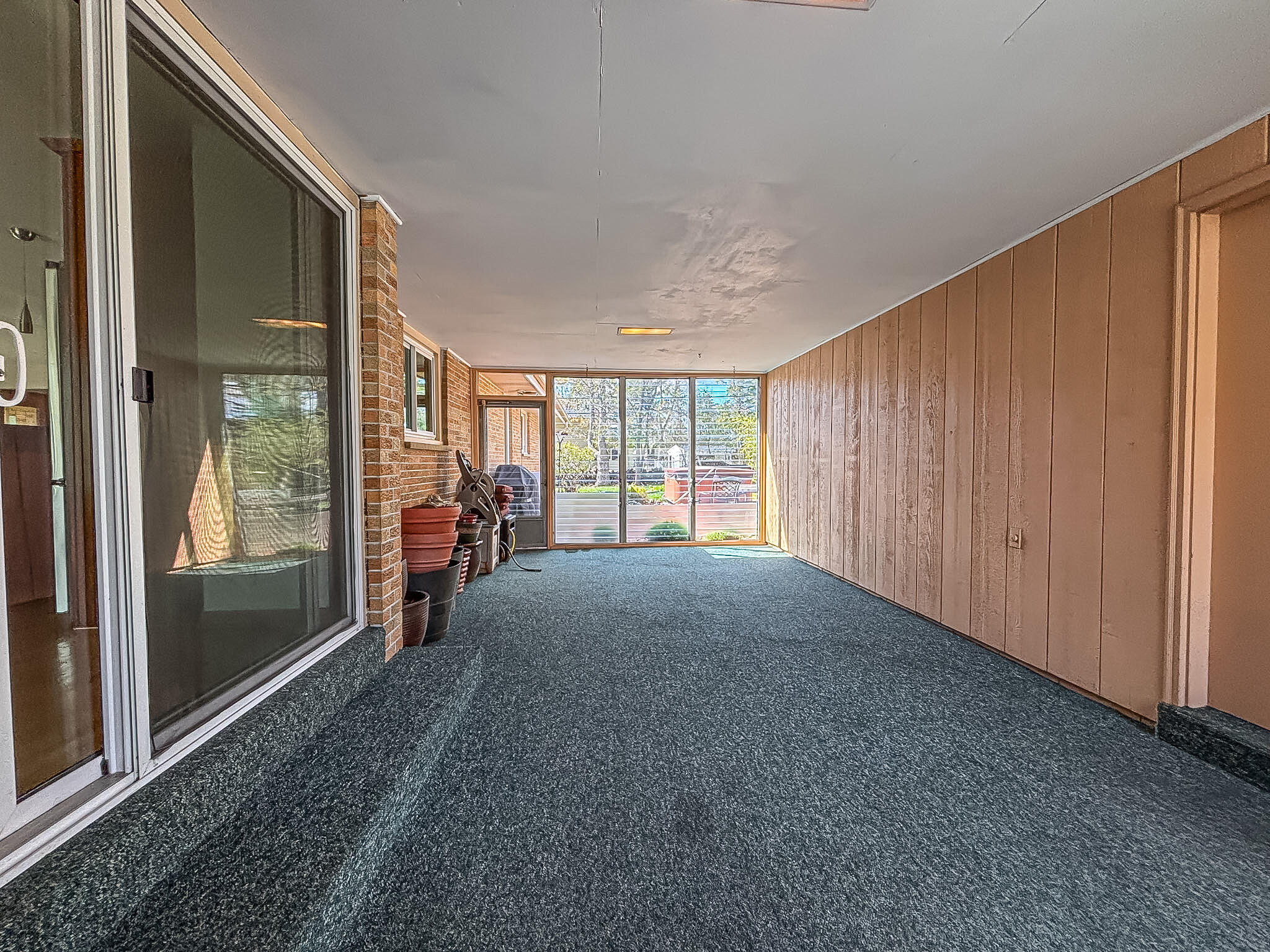 1185 Apache Trail Brookfield, WI 53005 - Photo 17 of 48 Breezeway/3 Season Room