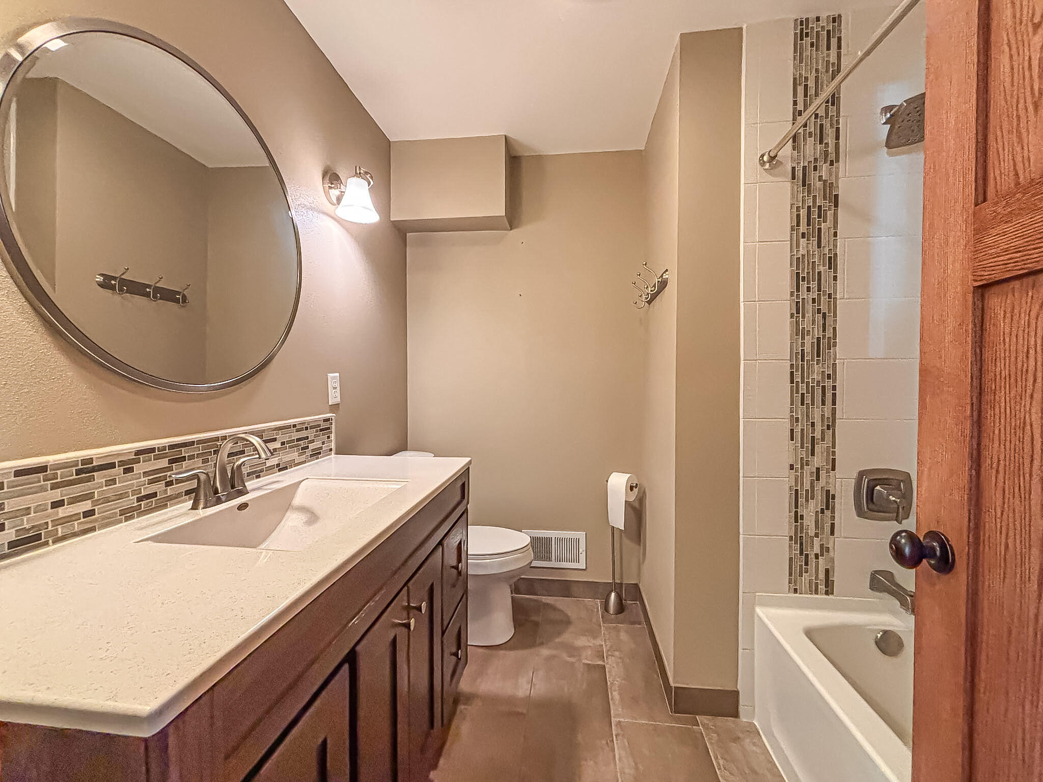 1185 Apache Trail Brookfield, WI 53005 - Photo 26 of 48 Guest Bath