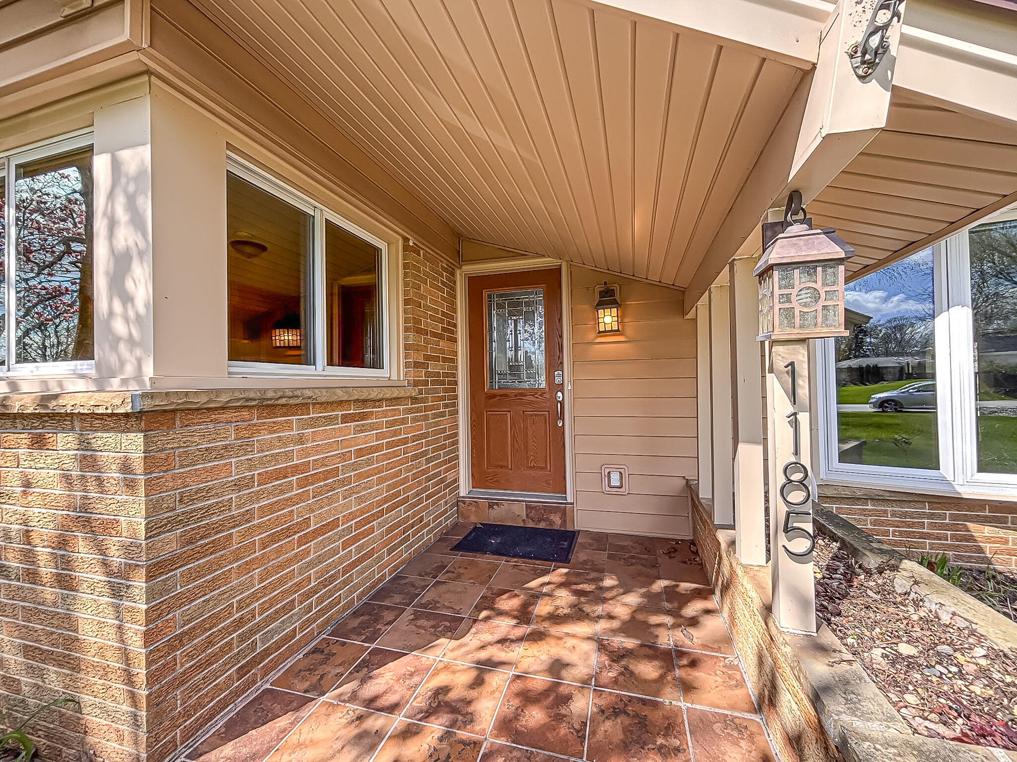 1185 Apache Trail Brookfield, WI 53005 - Photo 3 of 48 Entryway