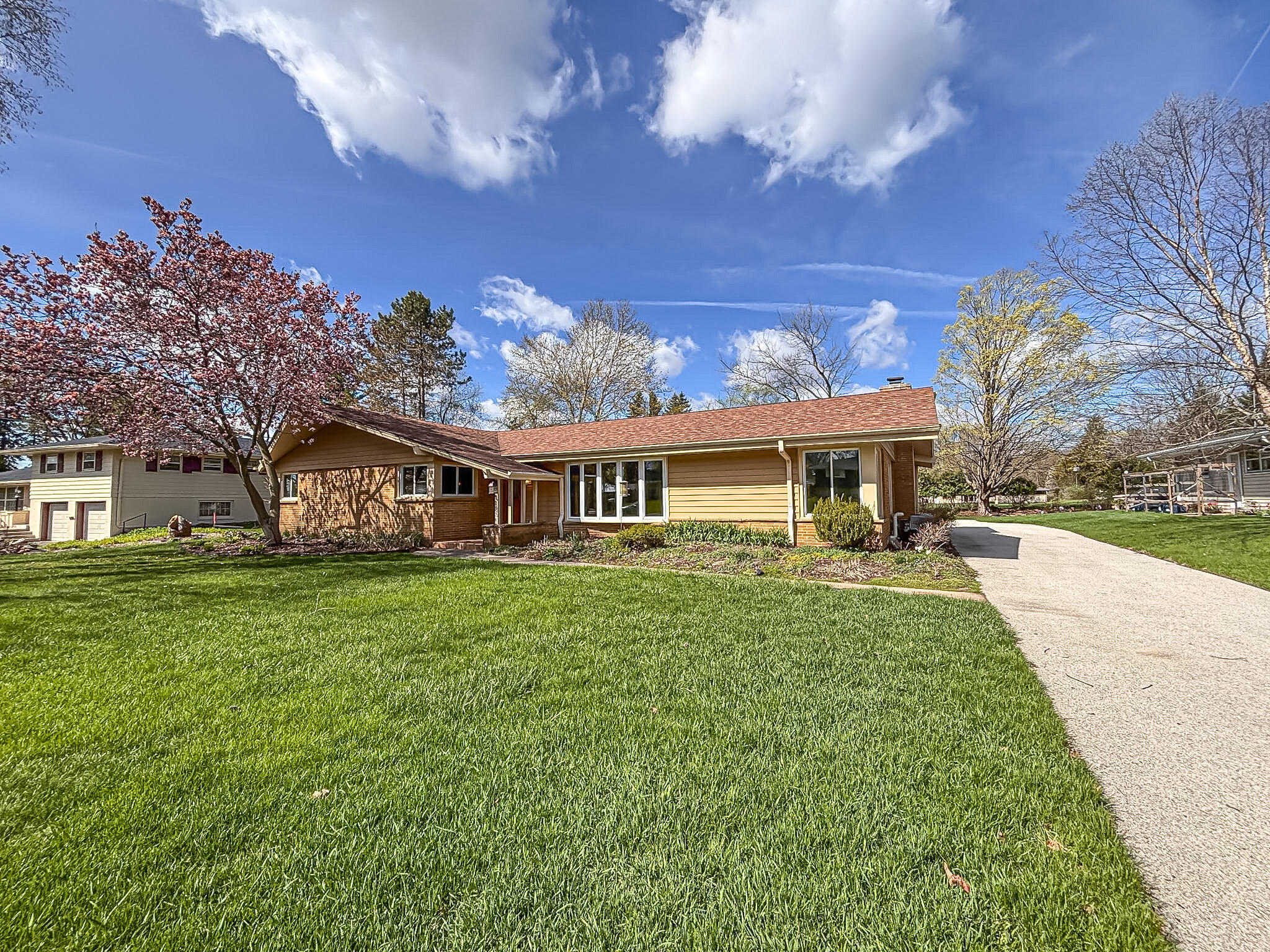 1185 Apache Trail Brookfield, WI 53005 - Photo 48 of 48 Exterior