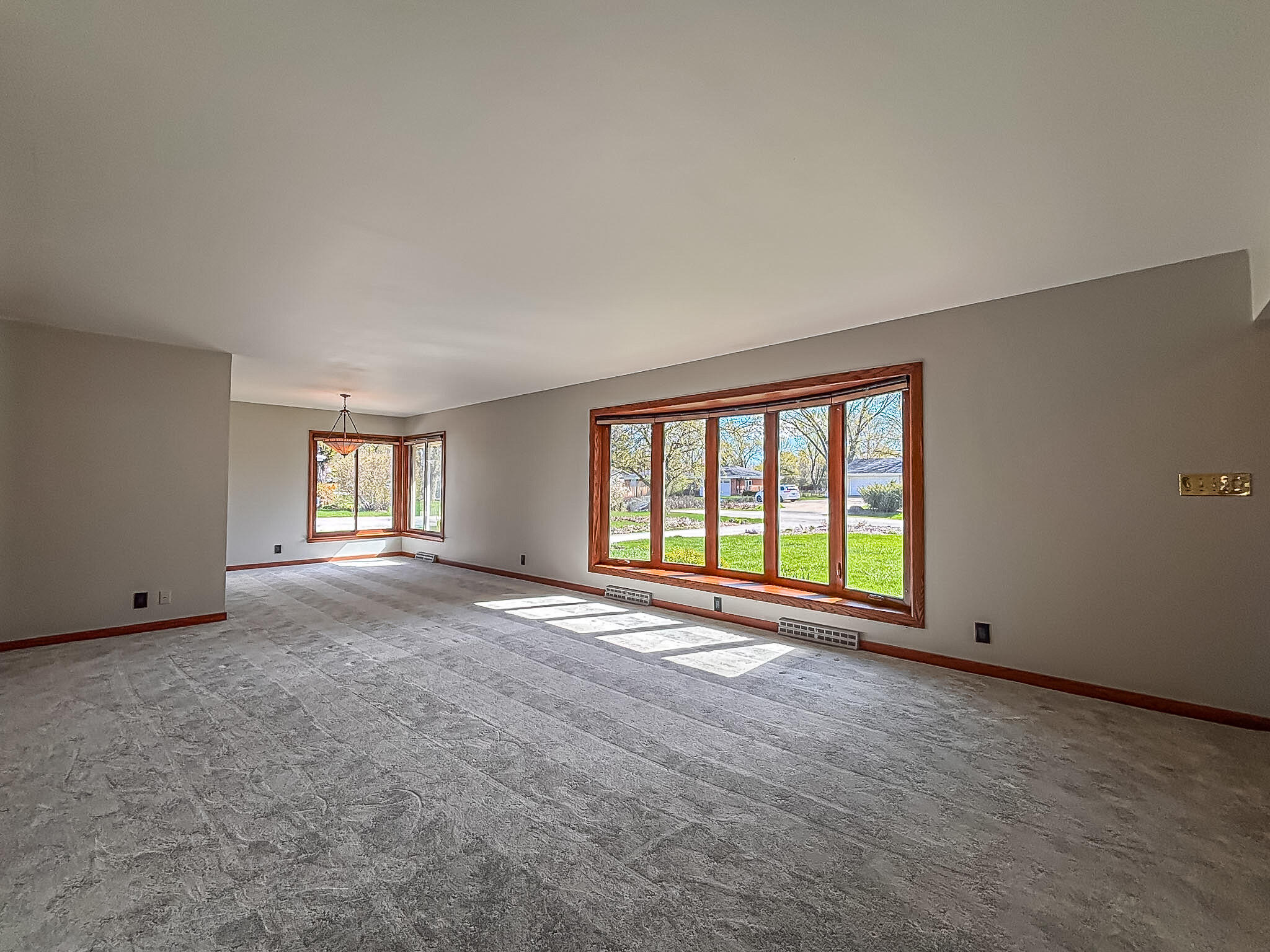 1185 Apache Trail Brookfield, WI 53005 - Photo 7 of 48 Great Room