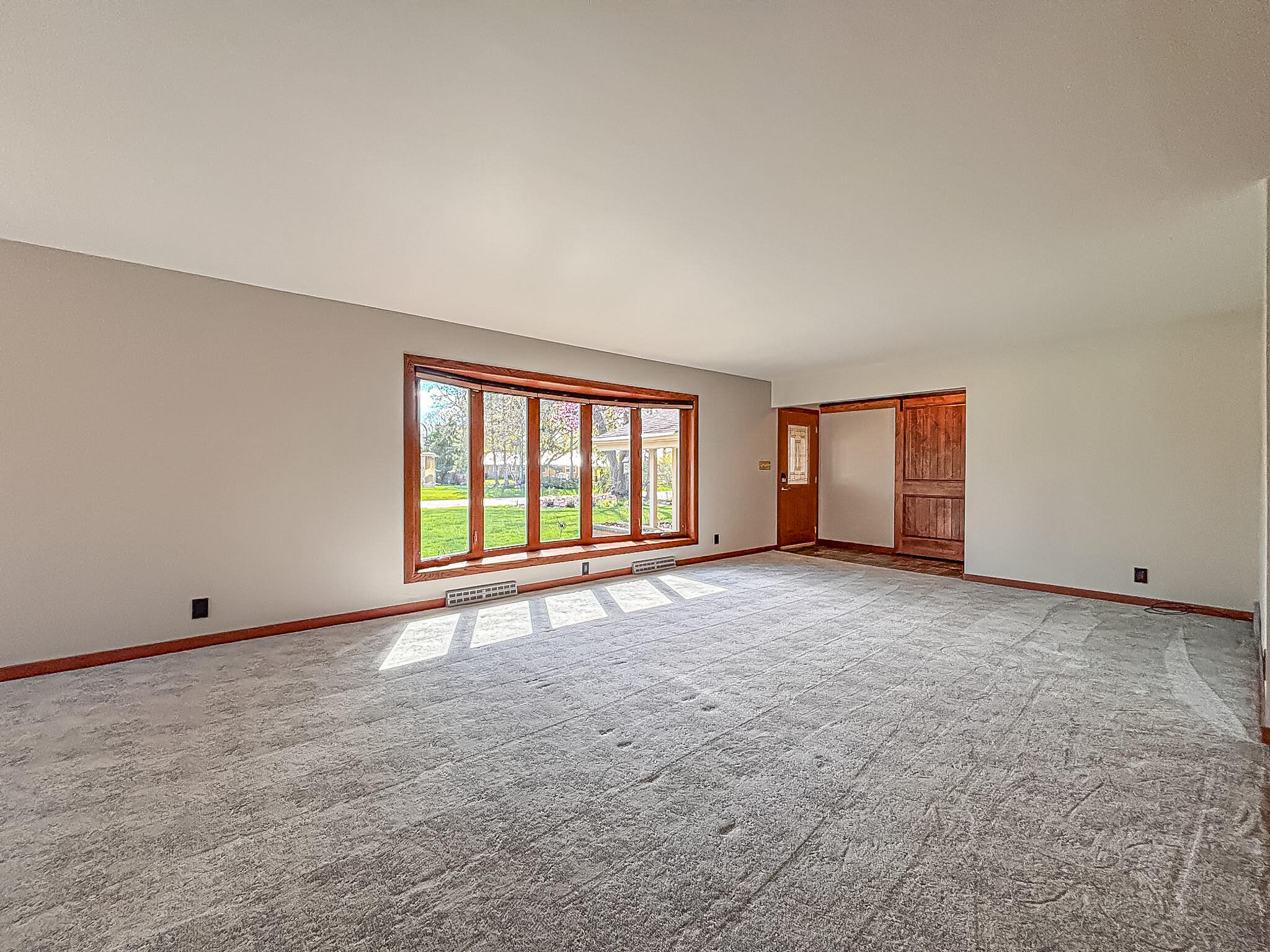 1185 Apache Trail Brookfield, WI 53005 - Photo 10 of 48 Great Room