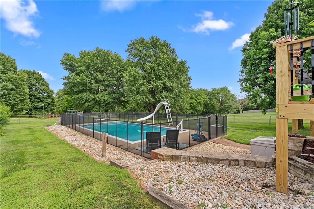 8921 Northeast Boten Road Lee's Summit, MO 64064 - Photo 4 of 50