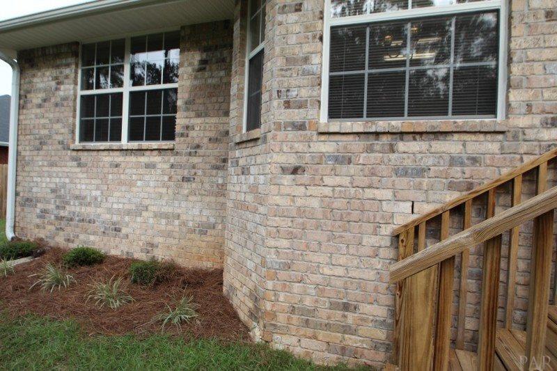 457 Turnberry Road Cantonment, FL 32533 - Photo 8 of 43 Gallery Image 8
