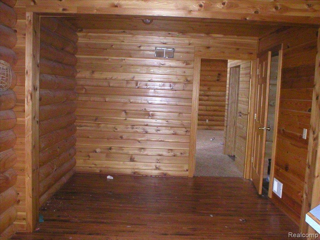 71545 Coon Creek Road Armada, MI 48005 - Photo 8 of 20 P1010039