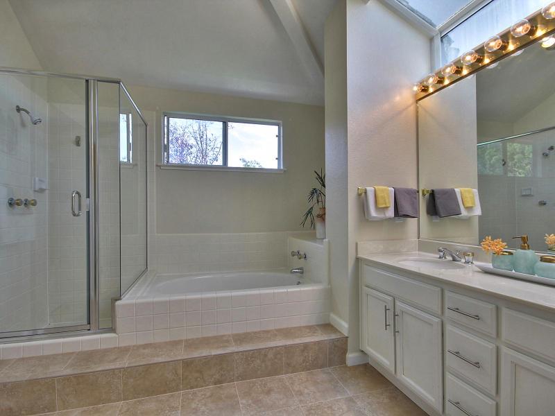 11677 Palm Spring Court Cupertino, CA 95014 - Photo 14 of 32