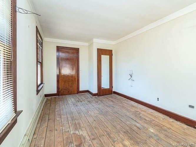 1425 Middle Neck Road Sands Point, NY 11050 - Photo 21 of 38