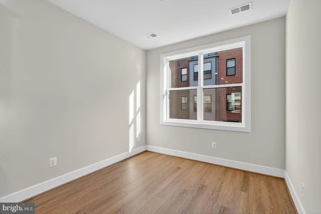 $814,900 | 143 Shannon Mews, Alexandria, VA 22304