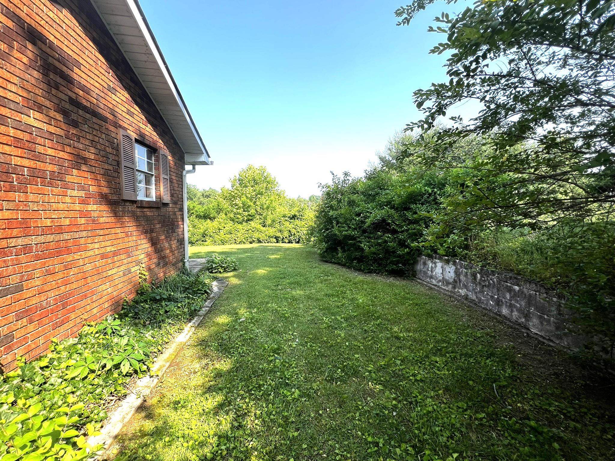 619 West Greenhill Road Ashland, KY 41102 - Photo 32 of 42