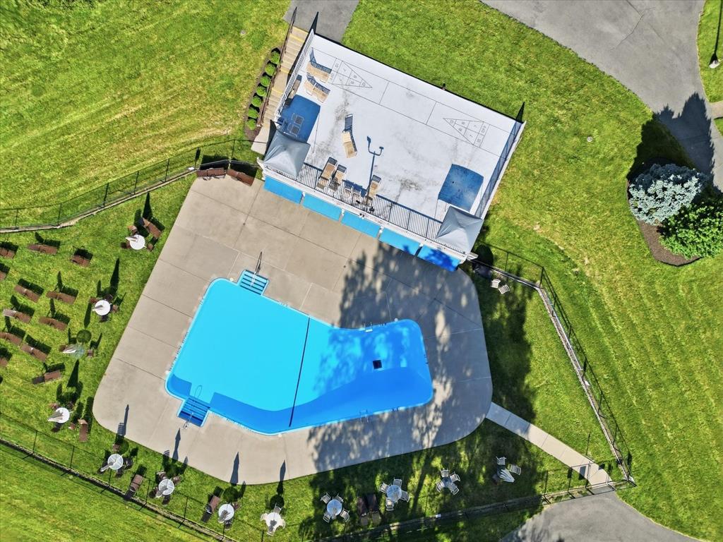 1150 Bower Hill Road, Unit 901A Pittsburgh, PA 15243 - Photo 39 of 41 Resort Style Pool