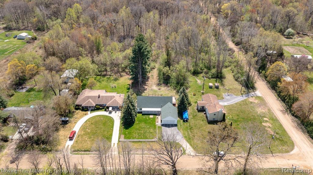 49335 Wear Road Belleville, MI 48111 - Photo 2 of 64