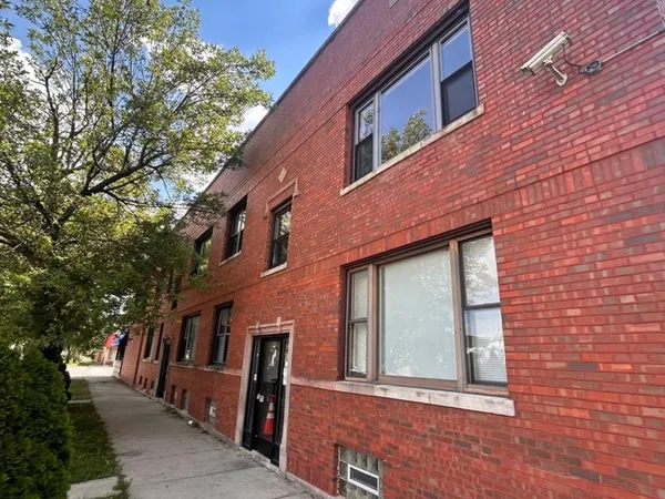 $1,475 | 4811 West Warwick Avenue, Unit 2W, Chicago, IL 60641