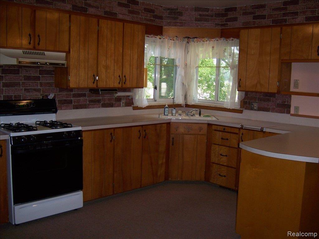 5065 North Van Dyke Road Kinde, MI 48445 - Photo 8 of 9 VAN DYKE KIT