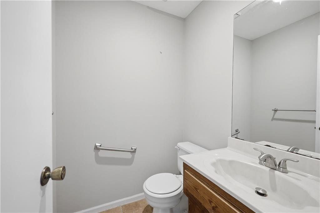 131 Southwest Donovan Road Lee's Summit, MO 64063 - Photo 7 of 22 Gallery Image 7