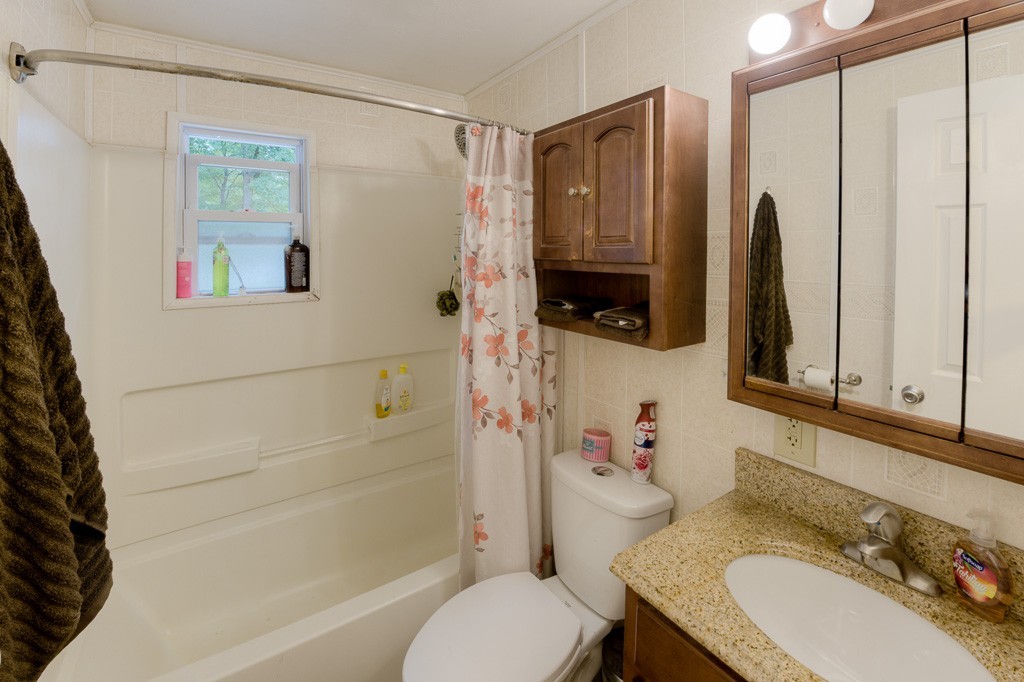 183 Corcoran Boulevard Springfield, MA 01118 - Photo 17 of 20 Gallery Image 17