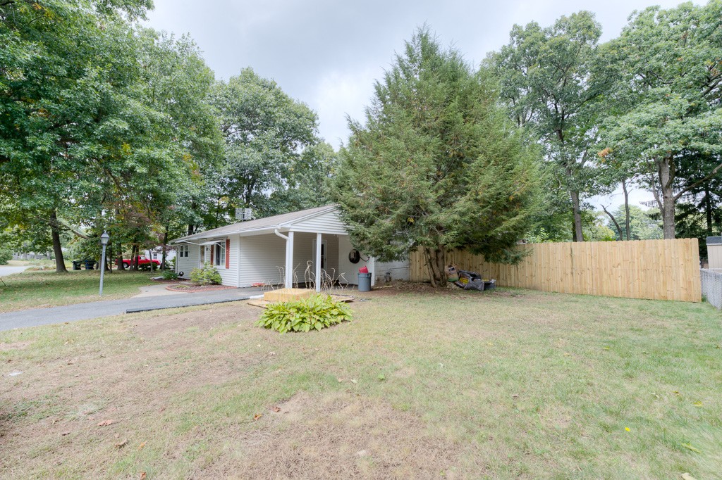 183 Corcoran Boulevard Springfield, MA 01118 - Photo 4 of 20 Gallery Image 4