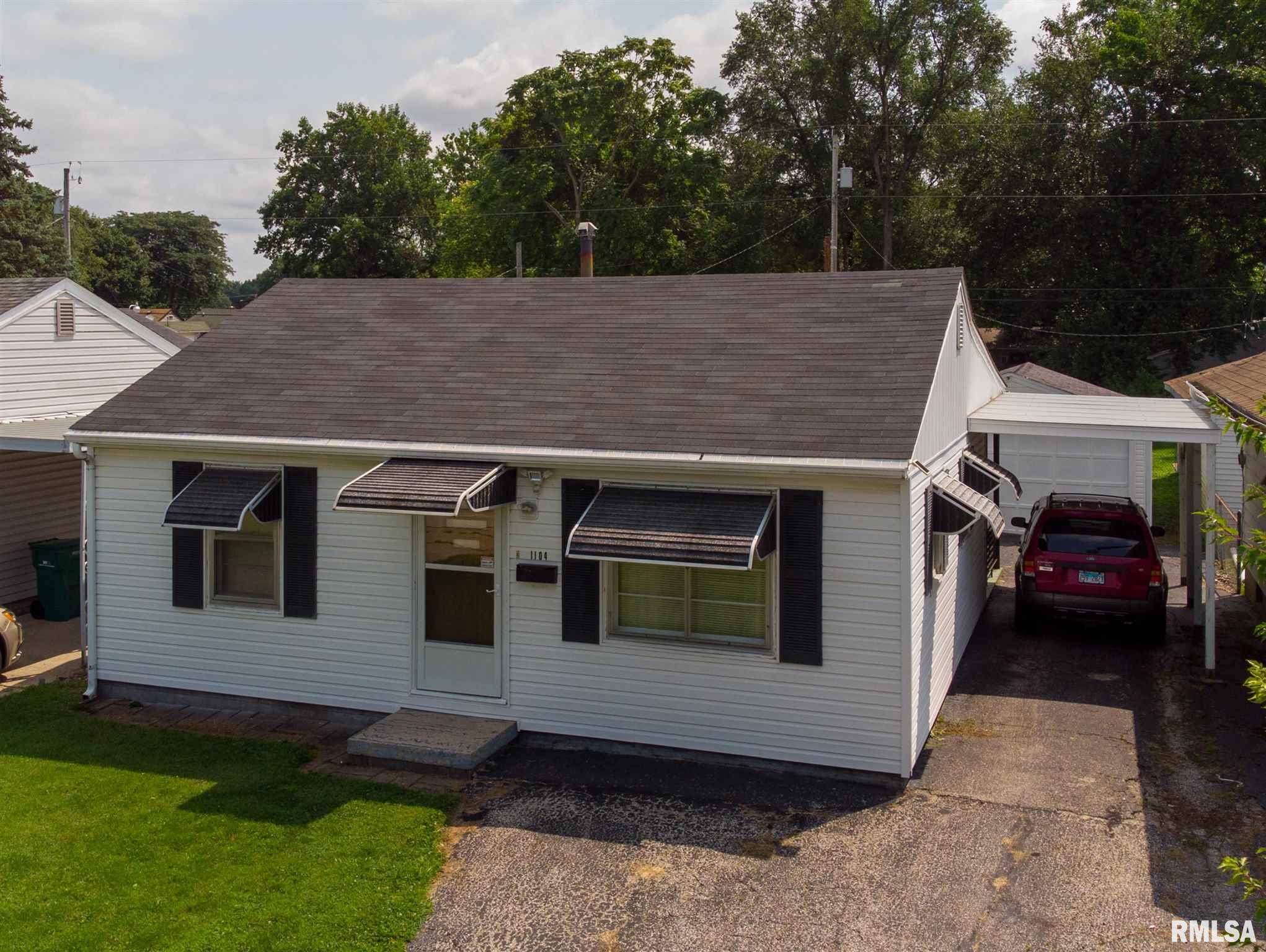 1104 North 19th Street Springfield, IL 62702 - Photo 1 of 30