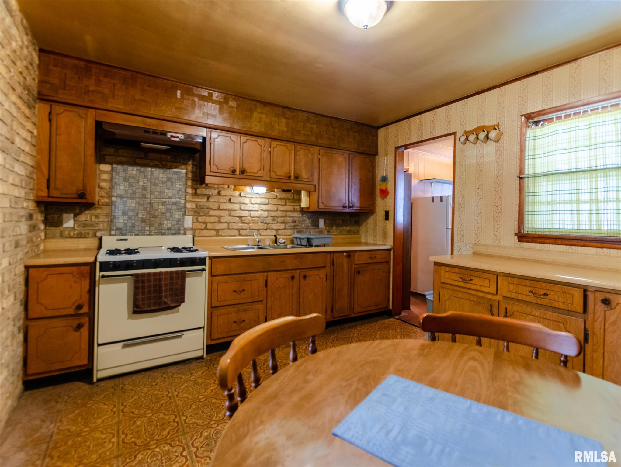 1104 North 19th Street Springfield, IL 62702 - Photo 8 of 30