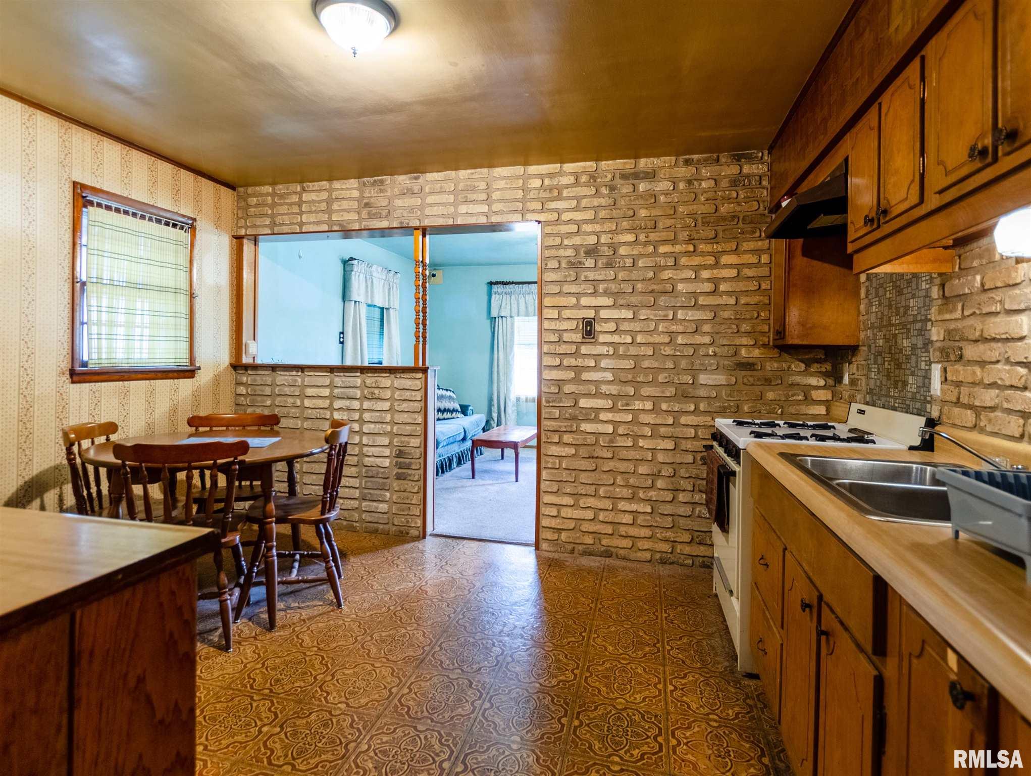1104 North 19th Street Springfield, IL 62702 - Photo 10 of 30